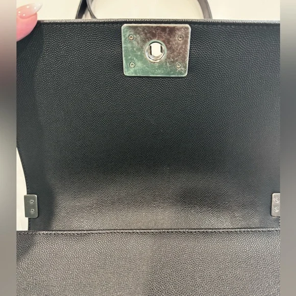 Chanel Boy Bag Old Medium Black Caviar - Picture 13 of 16